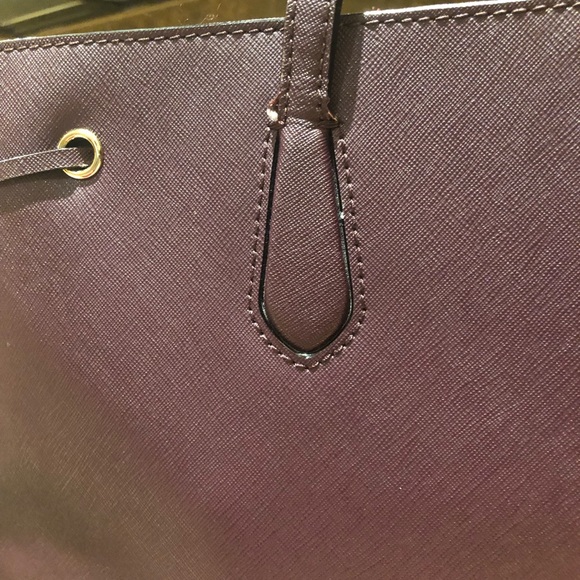 Kate Spade Tote with Matching Wallet - Picture 4 of 7